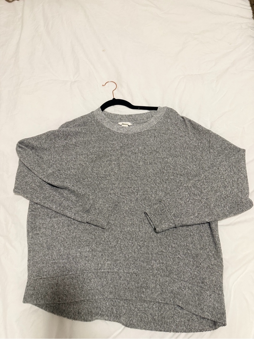 H&M Women's Gray Crewneck Sweater